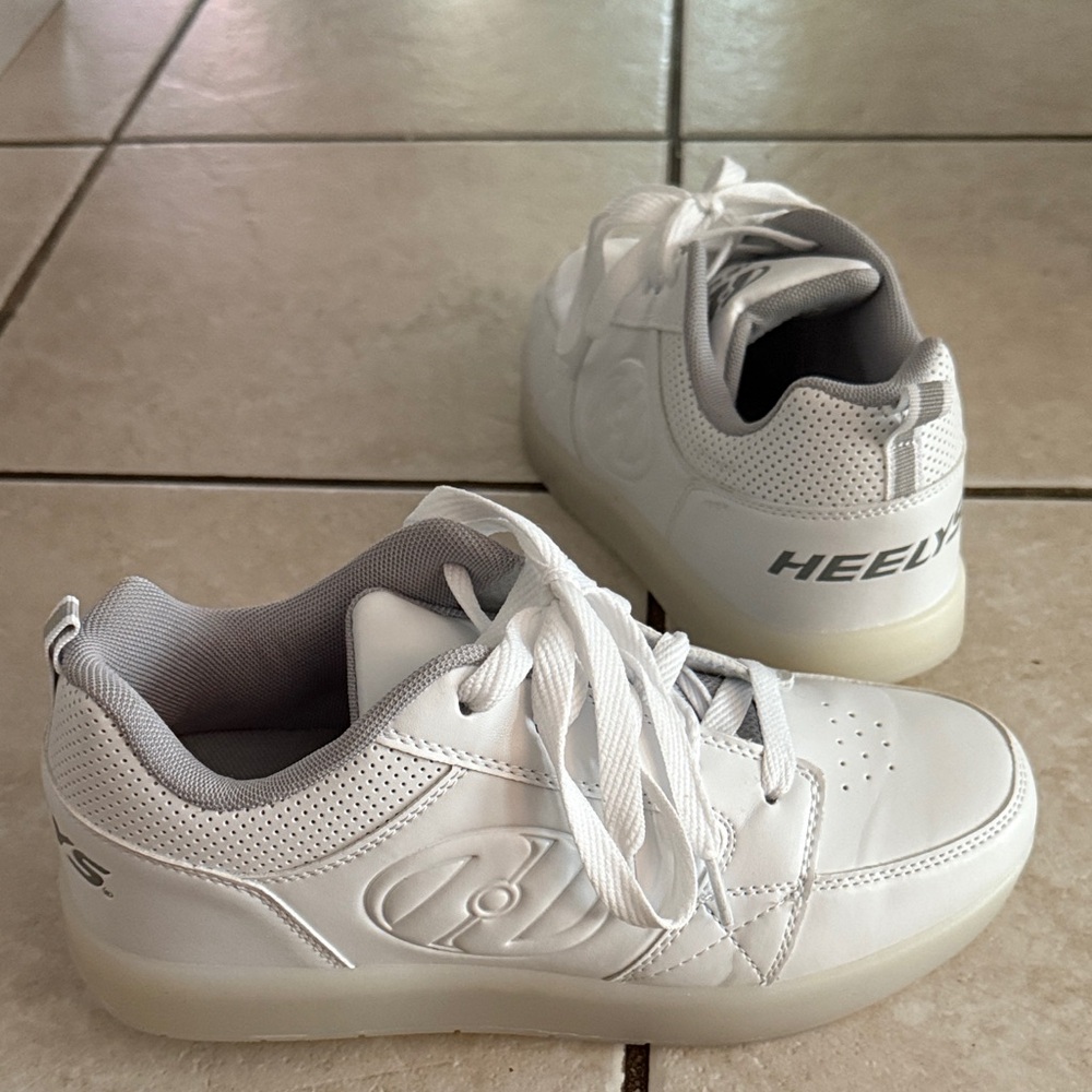 Heelys Classic White Roller Shoes